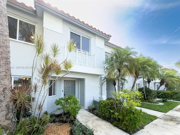 20811 NW 3rd Ln, Hollywood, FL 33029