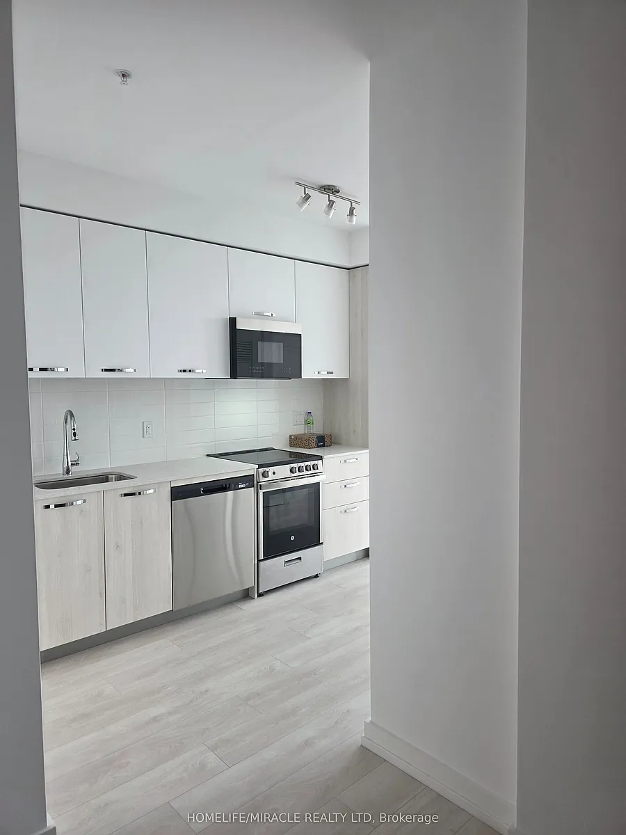 Building Photo - 75 James St S #3004