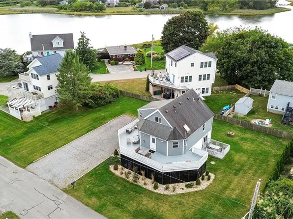 73 Dundas Ave, Warwick, RI 02889