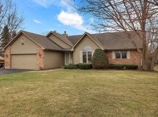 2907 Monterra Dr, Spring Grove, IL 60081