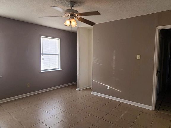 4th image of 2523 Miller Ave