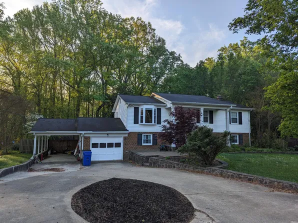 8913 Union Farm Rd, Alexandria, VA 22309
