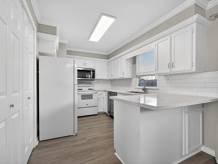 1221 Cedar Post Ln #3B — Photo 8