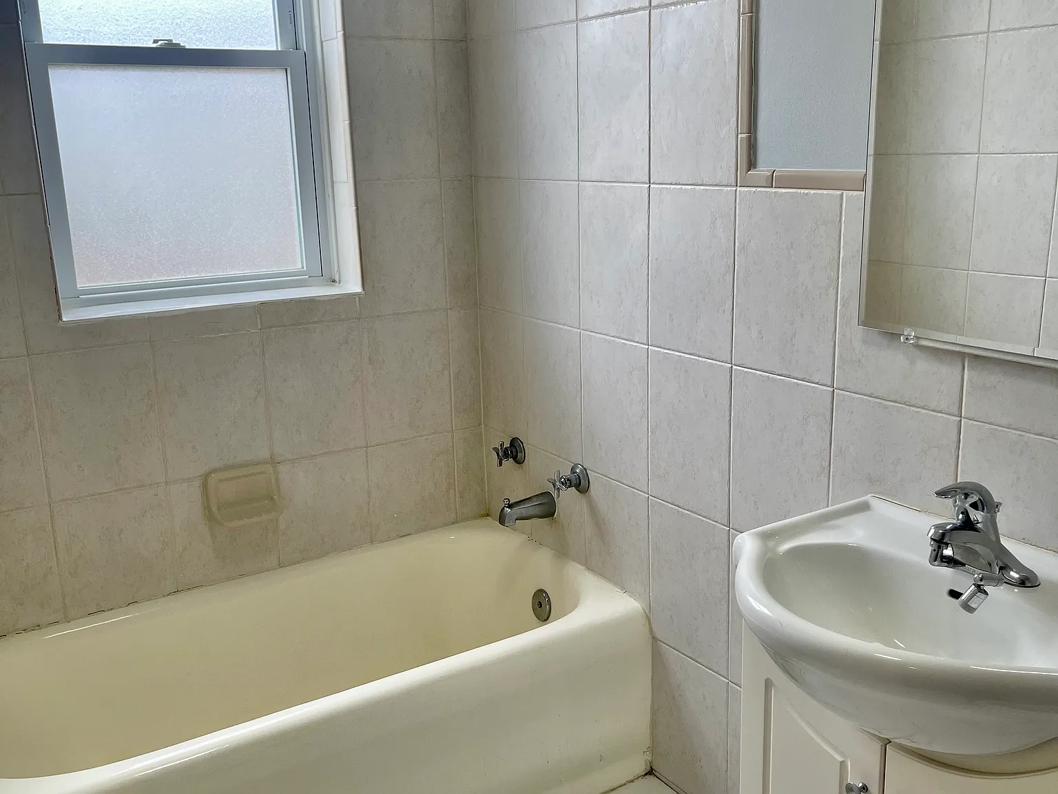 1 bed, 800 sqft, $1,175 — Photo 3