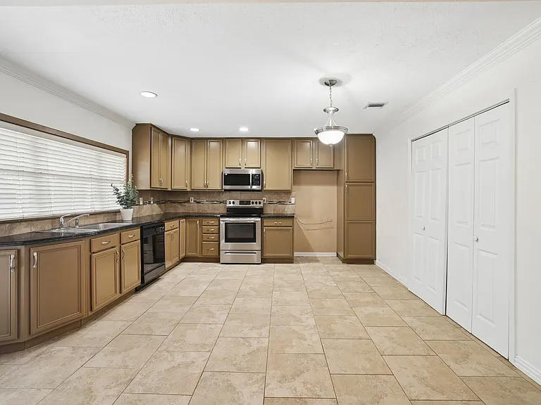 5161 Bartlett Dr — Photo 12