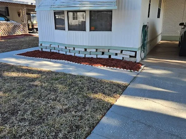 181 Daisy Dr, Fruitland Park, FL 34731