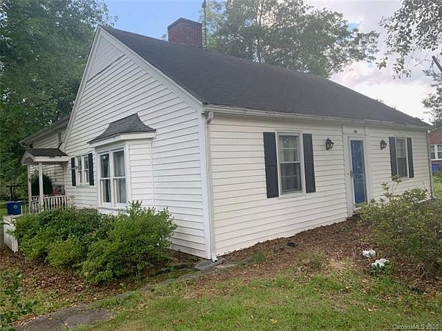 1st image of 209 W Blakeney St