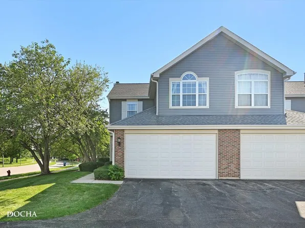 39 S Oakhurst Dr, Aurora, IL 60504