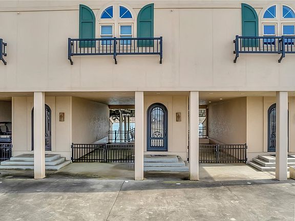 3rd image of 2837 Stella St #D