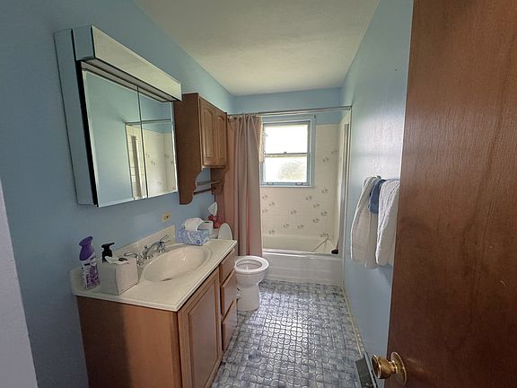 5th image of 1372 Algonquin Dr
