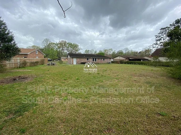 371 Furman Ln — Photo 20