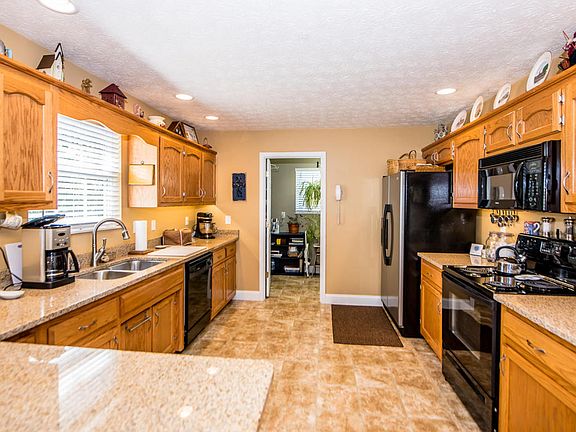5th image of 825 Garner Hills Way