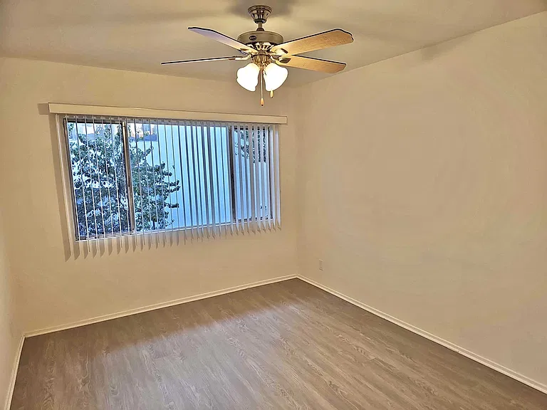 Fruitland Dr — Photo 18