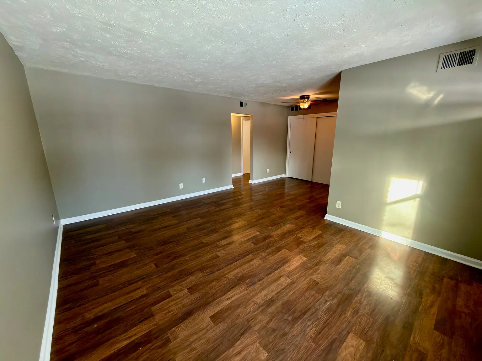 1 bed, $895 — Photo 3
