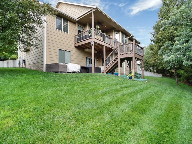 825 Laussac Dr — Photo 37