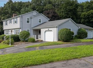 28 Skyline Dr, East Hartford, CT 06118