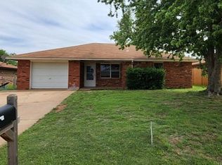 607 Amy Dr, Waukomis, OK 73773