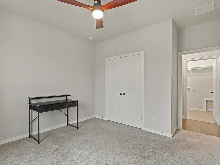 1144 Knoll St — Photo 15