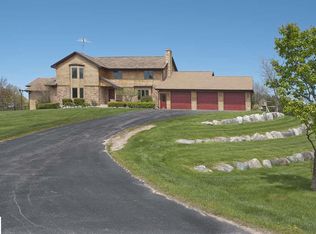 5629 Way Rd NW, Rapid City, MI 49676