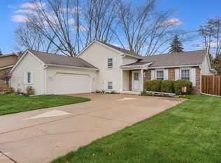 770 Donna Ave, Aurora, IL 60505