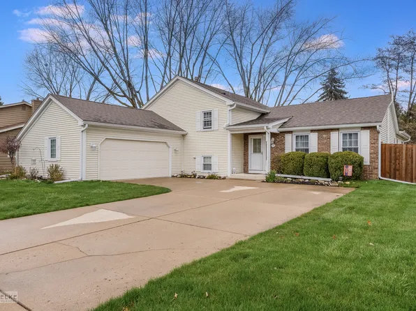 770 Donna Ave, Aurora, IL 60505