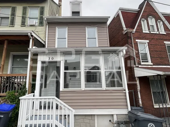 30 Chestnut St, Steelton, PA 17113