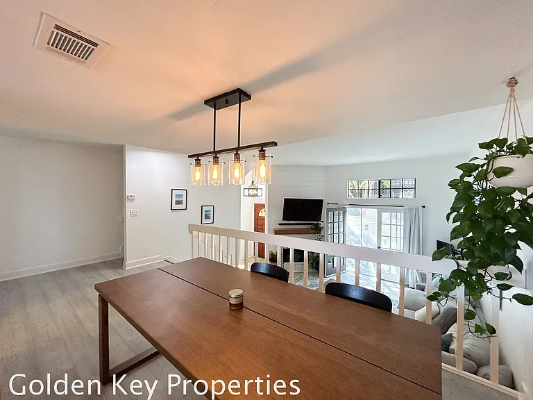 2372 Altisma Way #B — Photo 11