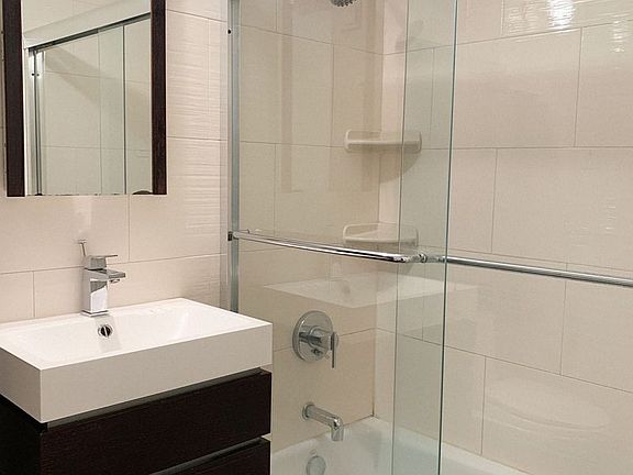 4th image of 330 E 49th St APT 3C