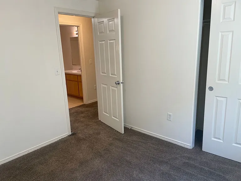 3401 W Mariner Ln — Photo 7