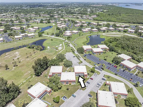 50 Woodland Dr APT 202, Vero Beach, FL 32962