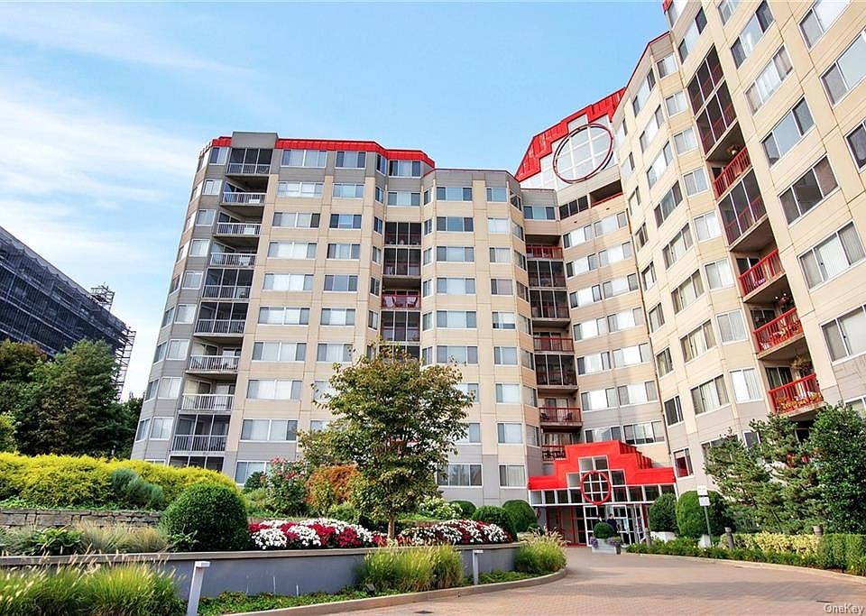 1st image of 10 Stewart Pl Floor 1