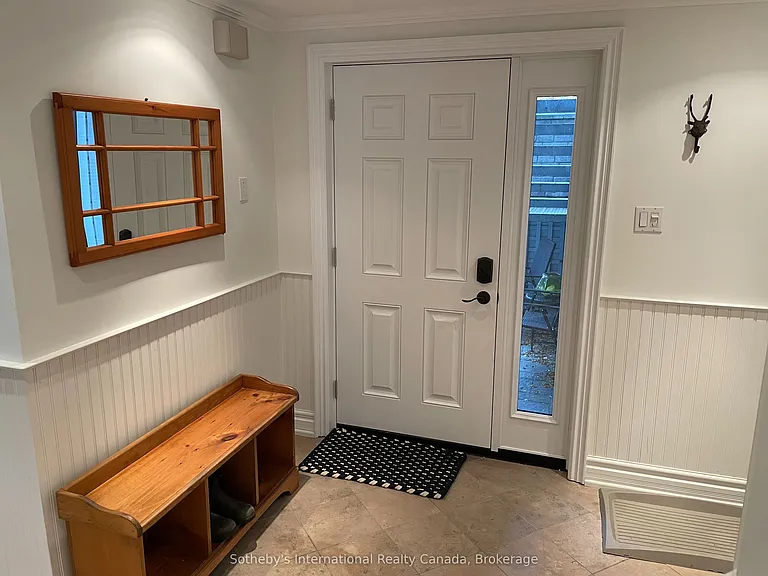 871 Suncrest Cir — Photo 5