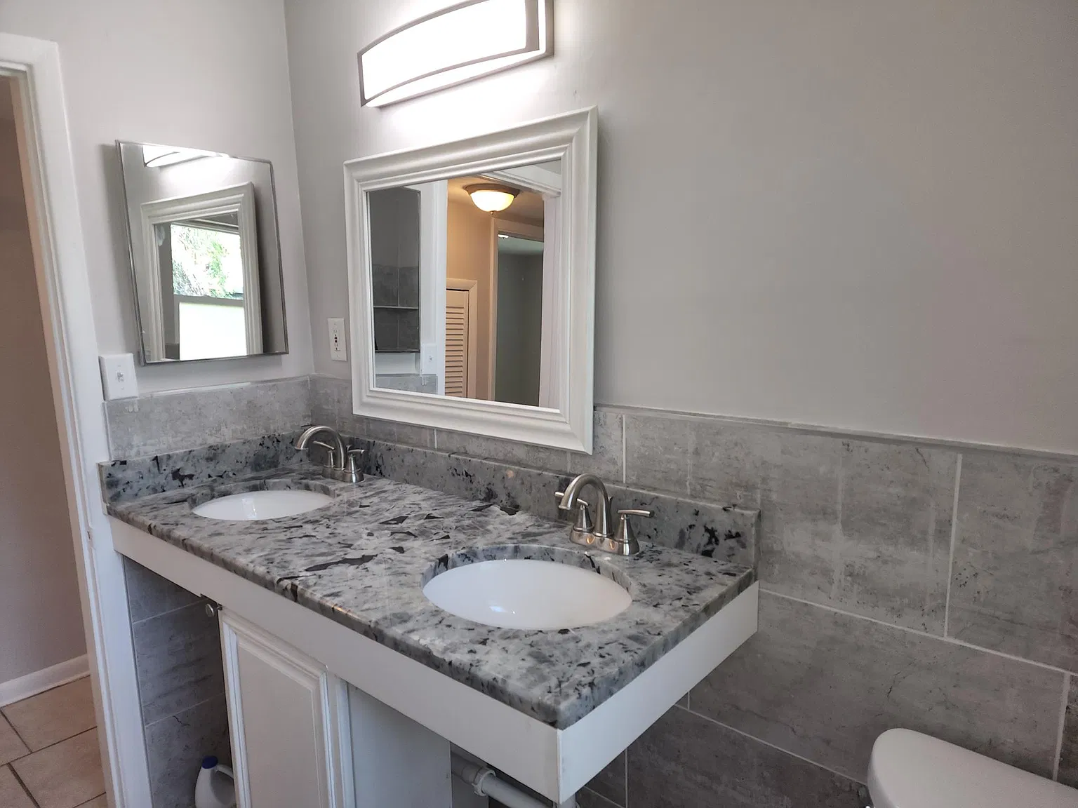 2 bed, 988 sqft, $2,395 — Photo 2