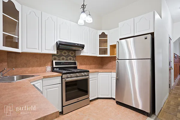Rented by Garfield Realty  | media 16