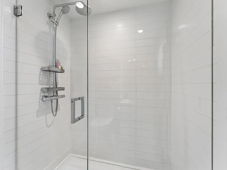 680 Seylynn Cres #2104 — Photo 11