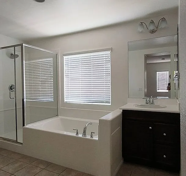 7090 Estrella Ct — Photo 24