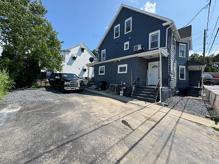 338 E Main St — Photo 25