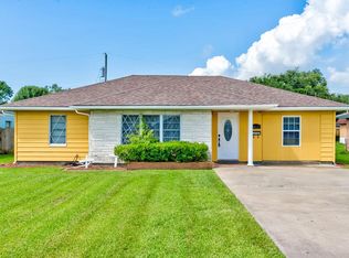 2027 Ray Ave, Groves, TX 77619