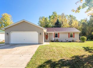 5960 W Montevista Dr, Fort Gratiot, MI 48059