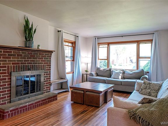 4th image of 45 Lenora Dr