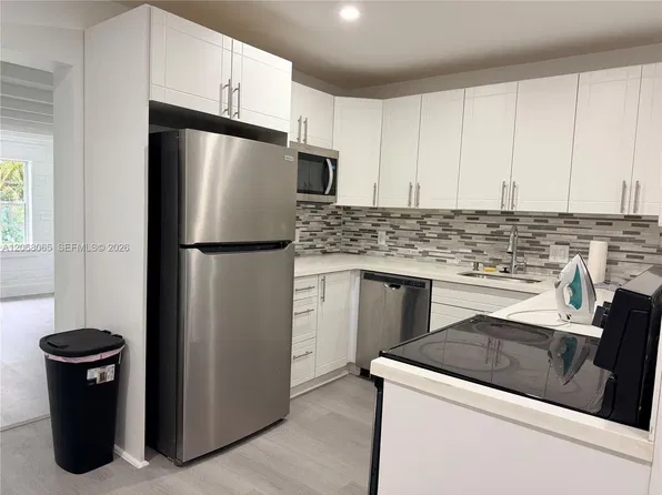 650 SW 55th Ave, Pompano Beach, FL 33068