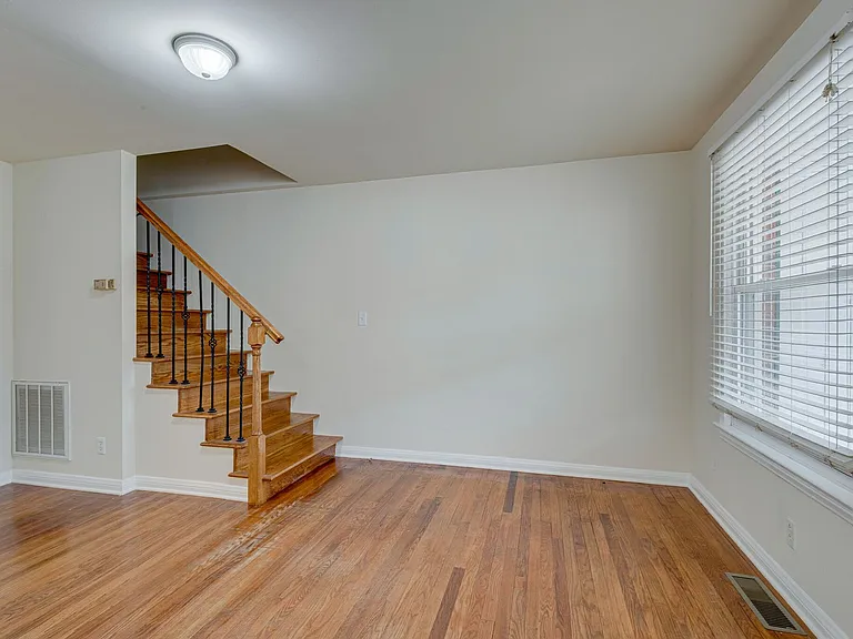 3505 Marlborough Ave — Photo 7
