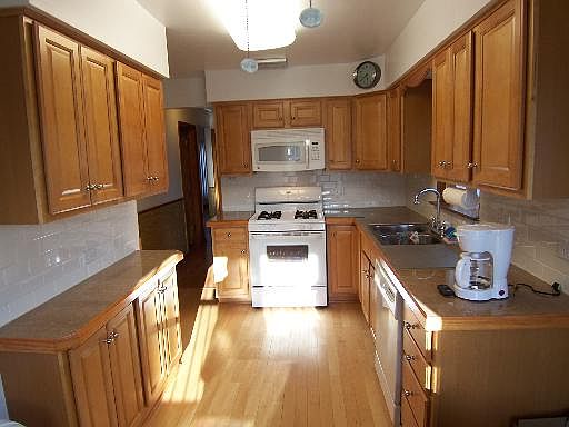 5th image of 4342 N Atlantic Ave