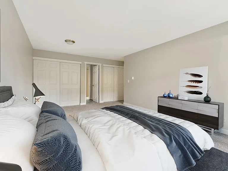 Brittany House Apartments — Photo 6