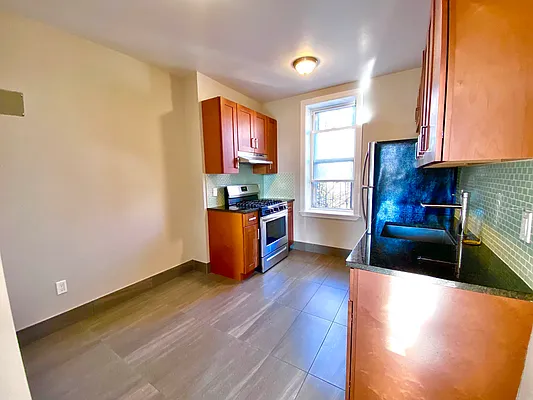 Rented by Amorelli Realty | media 12