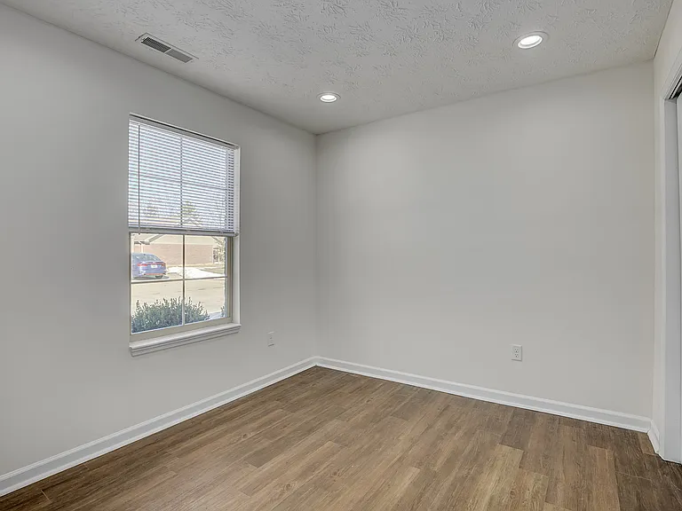 1219 Sparta Dr — Photo 7