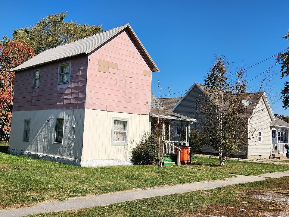 2nd image of 812 W Blackwood St