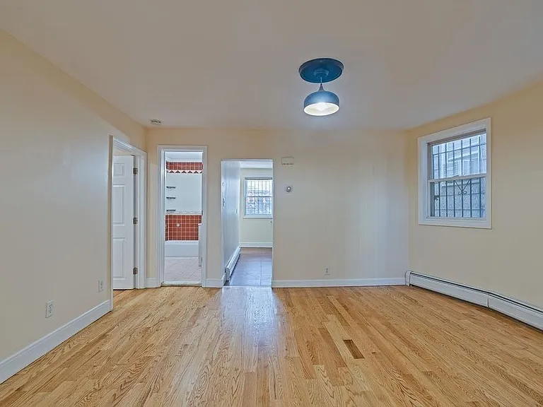 337 Summit Ave #1 — Photo 4