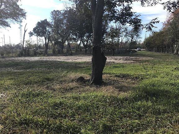 4th image of 9010 Highway 6