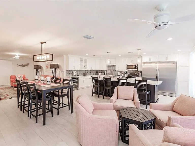 1125 W Peppertree Dr #102 — Photo 18